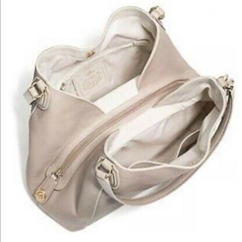 Coach Edie Shoulder Bag. Excellent condition!! - Picture 2 of 8